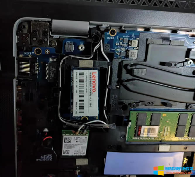 ̫ˬ�ˣ�����Latitude 5511߀�ܰ��b�ڶ��KM.2 NVME�Ĺ̑B(t��i)Ӳ�P