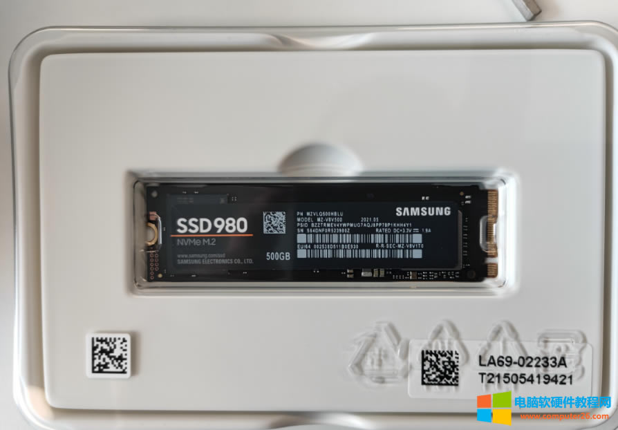 �����ĳɾ�VISTRO 3690С���C����M.2�ӿ����ǹ̑BӲ�P