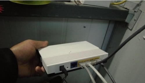 ���ӰѶ����·�����Ğ�HUB����������,·������ô�O��,·����