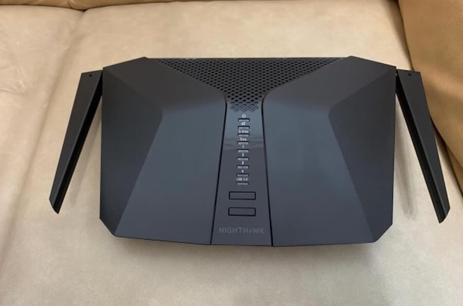 網件WiFi 6路由器:夜鷹 RAX40 開箱評測 秒殺WiFi 5