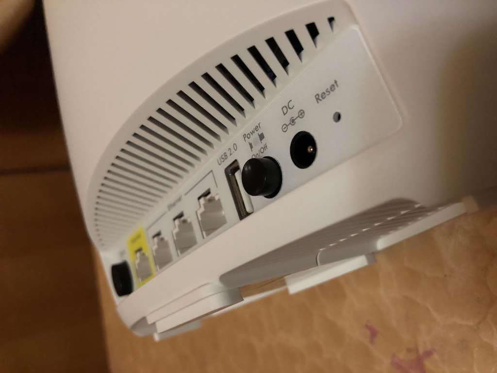 ���ø߶�·��֮�������W�� Orbi RBK50 ���lMesh ����·��