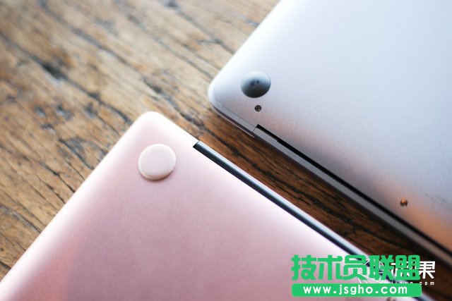 �A��MateBook X���O��MacBook�Ă�(g��)�ð�����(du��)���u(p��ng)�y(c��)