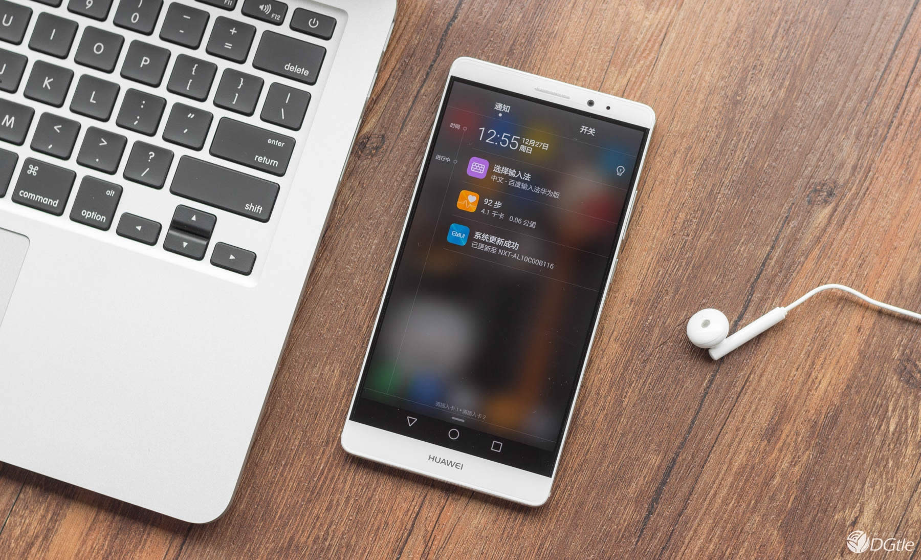 �A����Ҫ��΢ܛSurface�c12Ӣ��ġ�Matebook���\��Windows 10