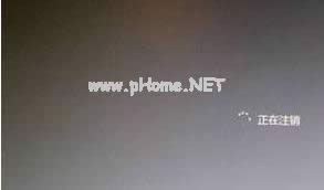 ����T����