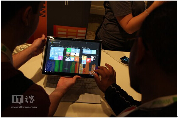 Windows10�Pӛ��Surface Book���۵�����w�