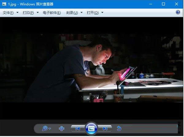 Win10ϵ�y����Windows��Ƭ�鿴�������ɫ�̳�